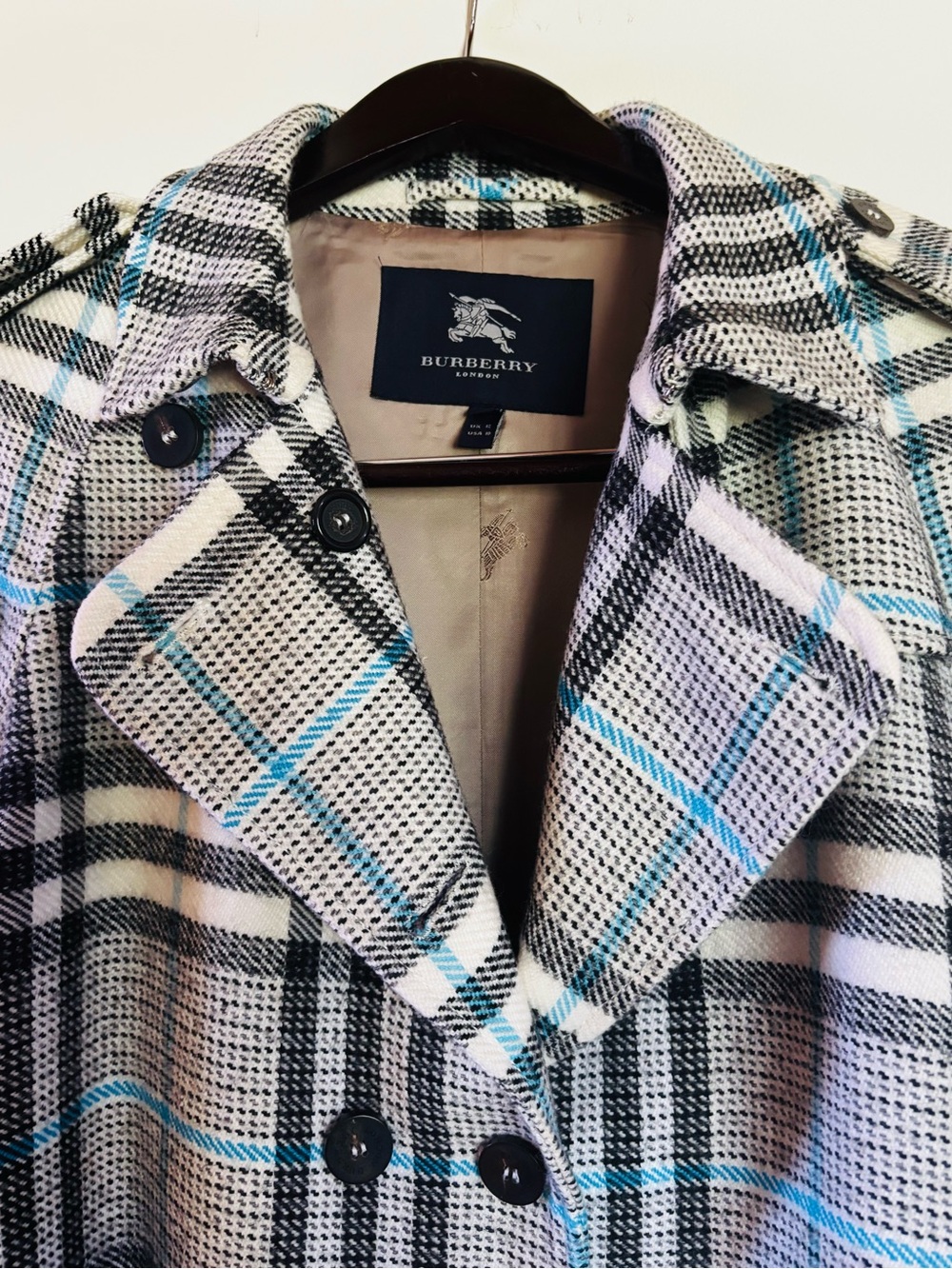 Burberry Black White Gray Plaid Trench Coat with Light Blue Accents - Picture 4 of 12
